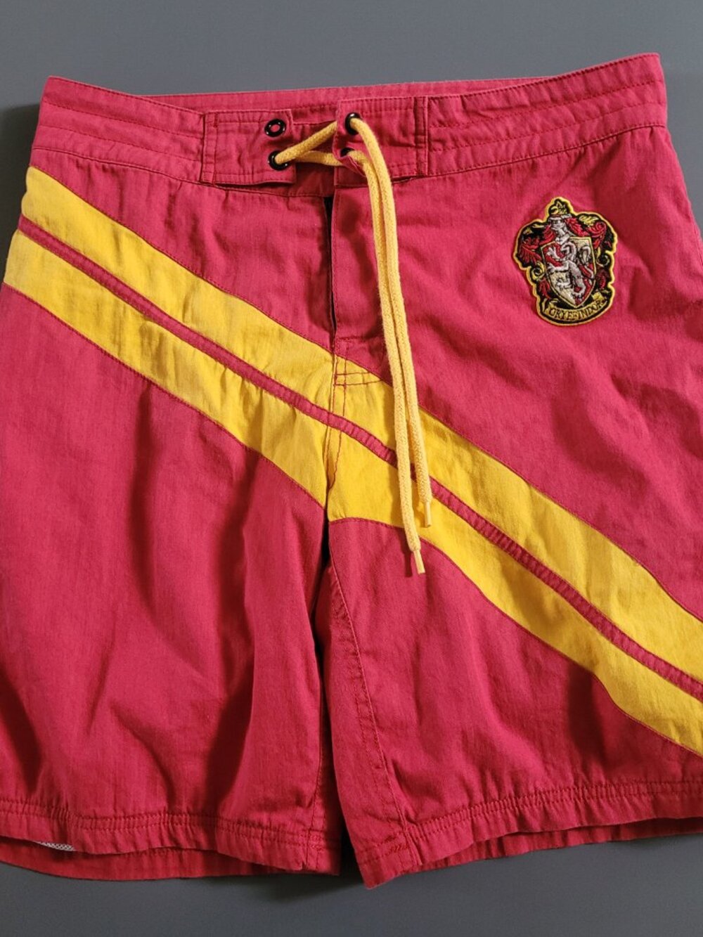 Harry Potter Gryffindor Mens Swim Trunks Board Shorts Lined Small Yellow Red